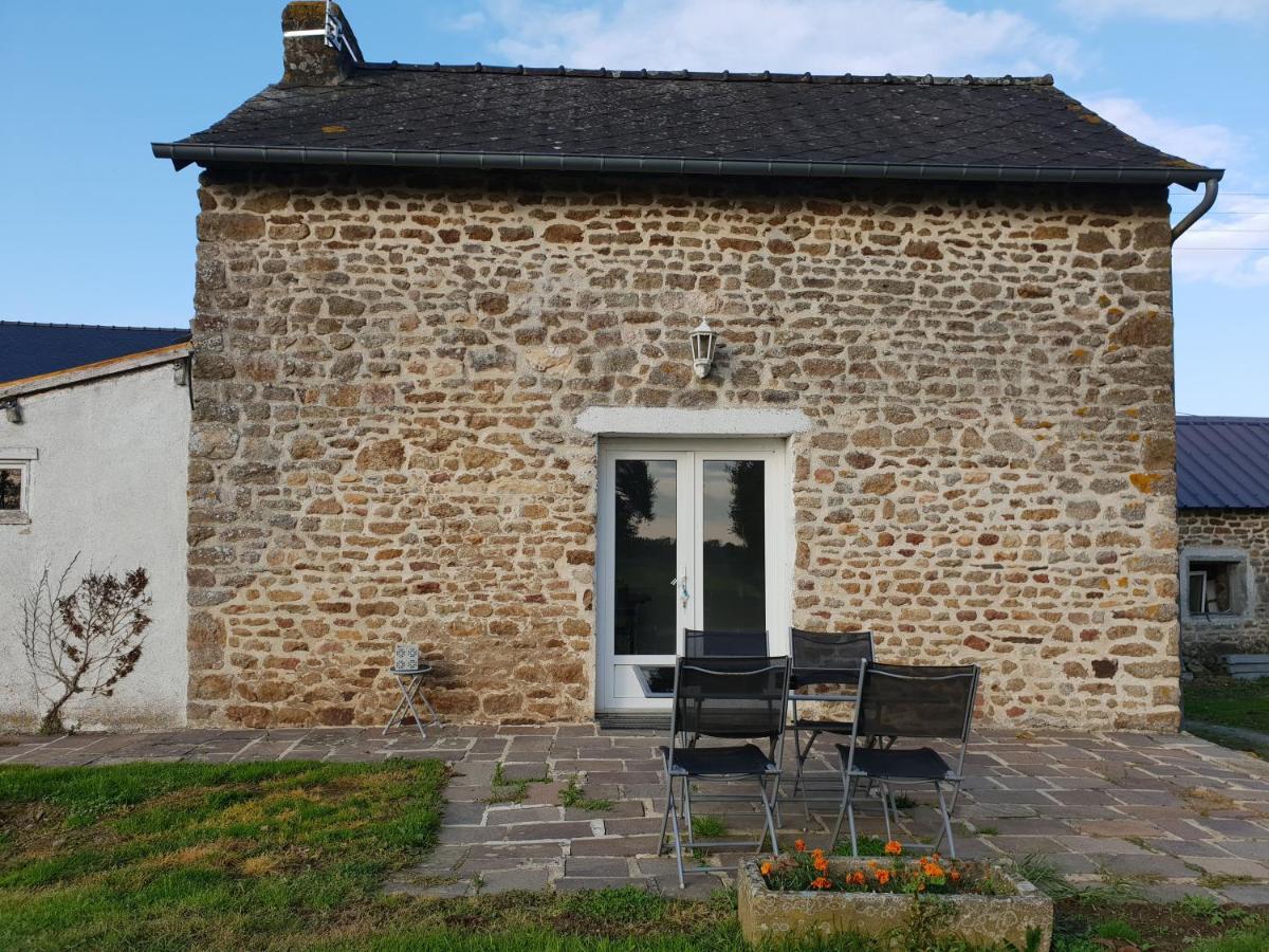 Gite à Romagnė Romagne  Extérieur photo