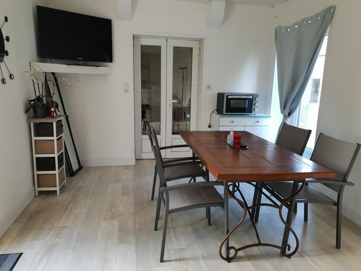 Gite à Romagnė Romagne  Extérieur photo